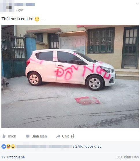 
Hình ảnh chiếc Chevrolet Spark Van 2016 bị xịt sơn đang gây xôn xao trên mạng xã hội. Ảnh chụp màn hình
