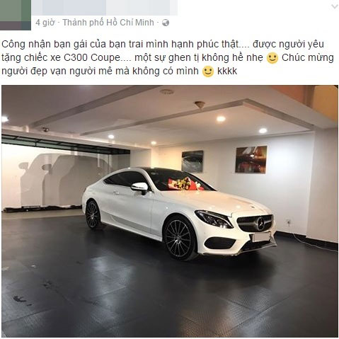 
Hình ảnh chiếc Mercedes-Benz C300 Coupe được đăng lên mạng xã hội. Ảnh chụp màn hình
