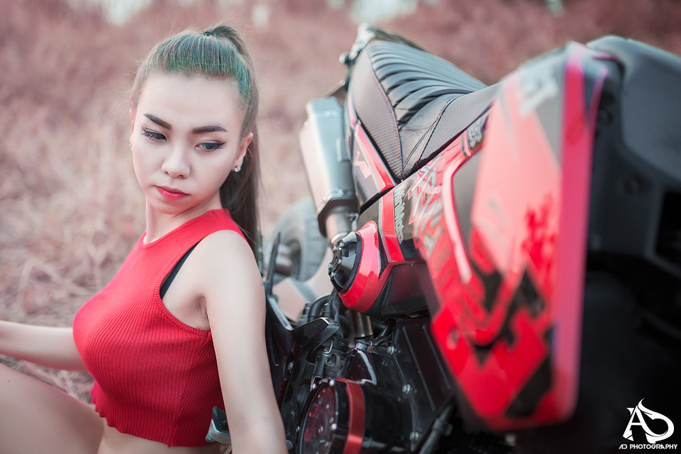 Hot girl 9X nóng bỏng bên Honda MSX 125 độ 100 triệu Đồng