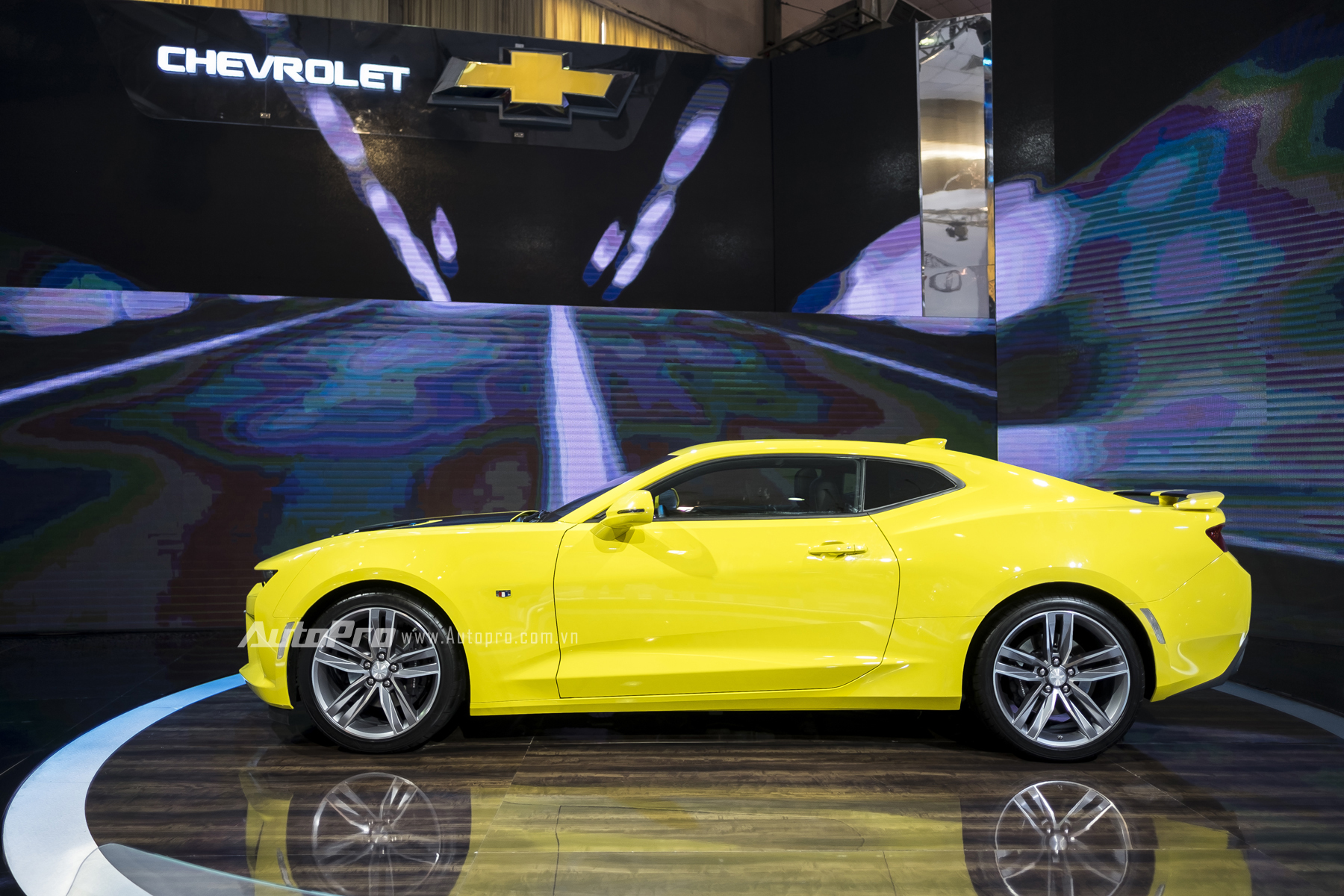 Chevrolet Camaro SS - 