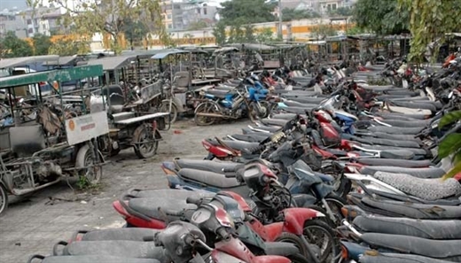 
“Xót ruột” nhìn hàng nghìn xe máy biến thành sắt vụn.
