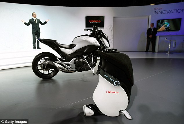 Honda ra mắt mô tô tự cân bằng, không cần chân chống - Ảnh 2.