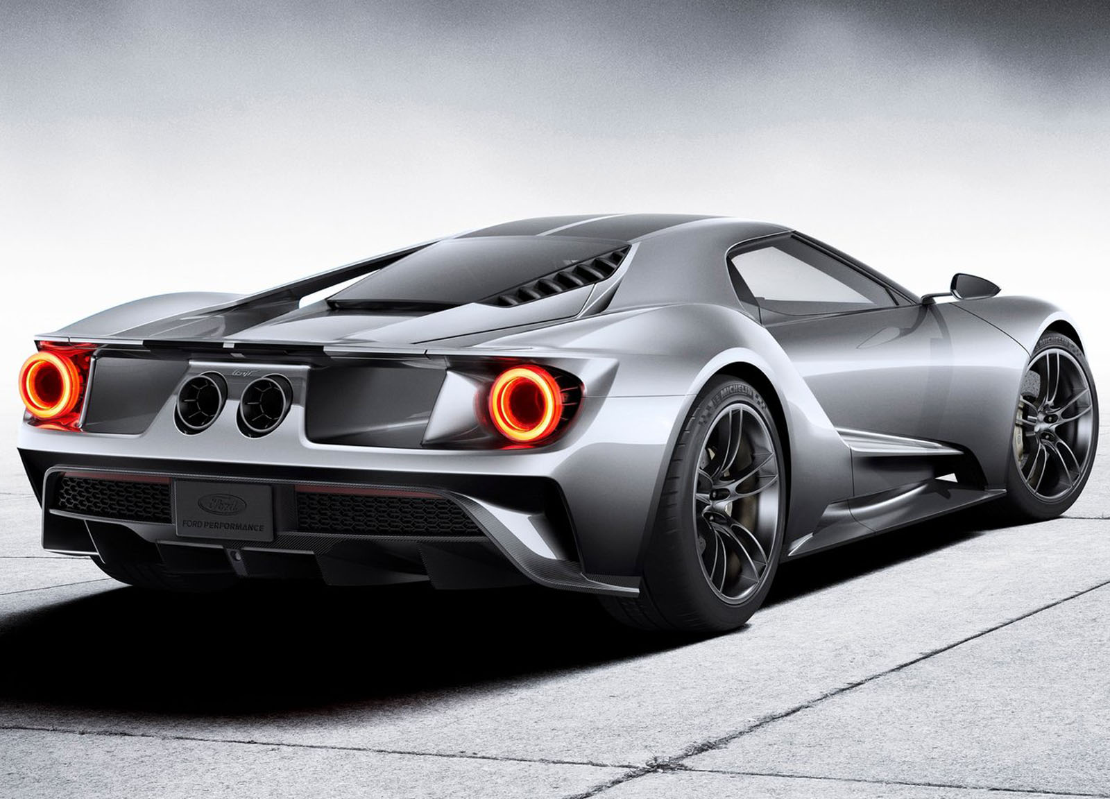 Xe Ford GT trị giá 60 tỷ VNĐ của ông Đặng Lê Nguyên Vũ thay lớp áo mới