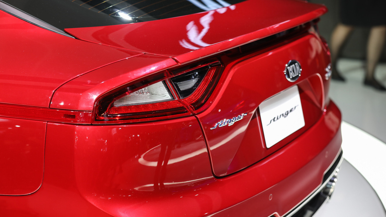 Kia Stinger эмблема e