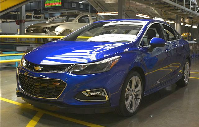Bán Chevrolet Cruze sản xuất ở Mexico tại Mỹ, tập đoàn GM bị Tổng thống Donald Trump vạch mặt - Ảnh 1.