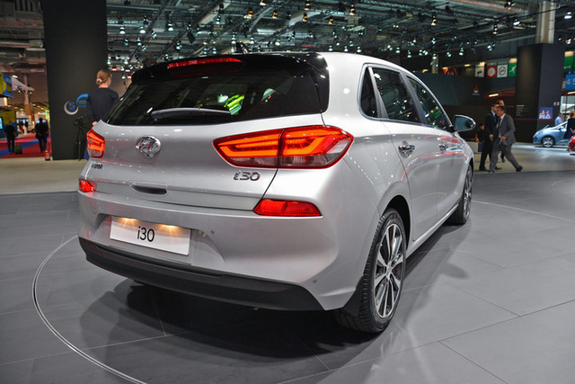 Phiên bản thực dụng hơn của xe gia đình Hyundai i30 2017 lộ diện - Ảnh 3.