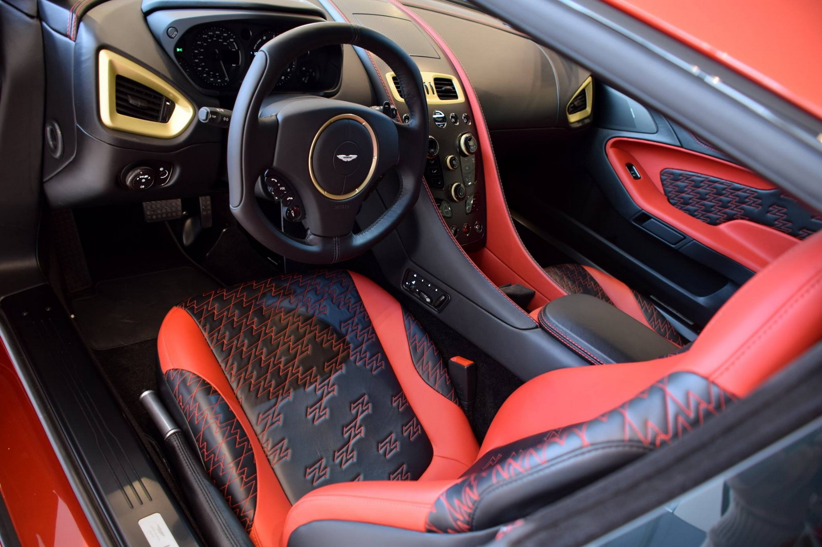 Aston Martin Vanquish Interior