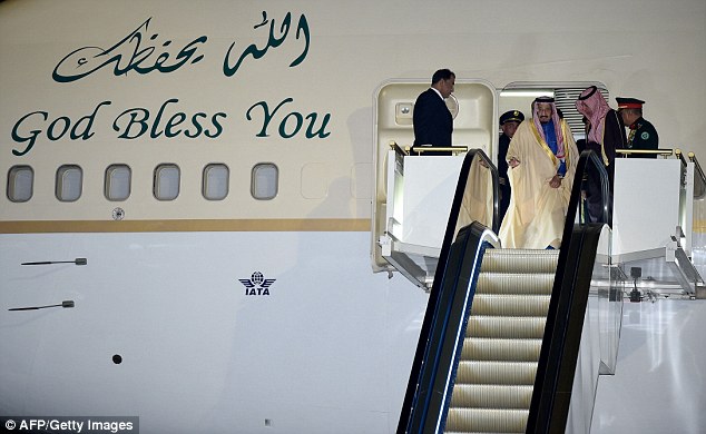 Công ty cho thuê xe limousine hốt bạc nhờ chuyến thăm của Quốc vương Ả-Rập đến Nhật Bản - Ảnh 1.
