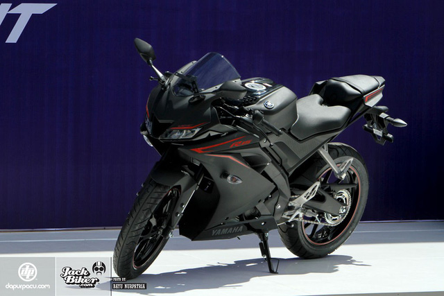Mô tô thể thao Yamaha R15 3.0 đã có giá bán chính thức - Ảnh 2. Mô tô thể thao Yamaha R15 3.0 đã có giá bán chính thức - Ảnh 2.