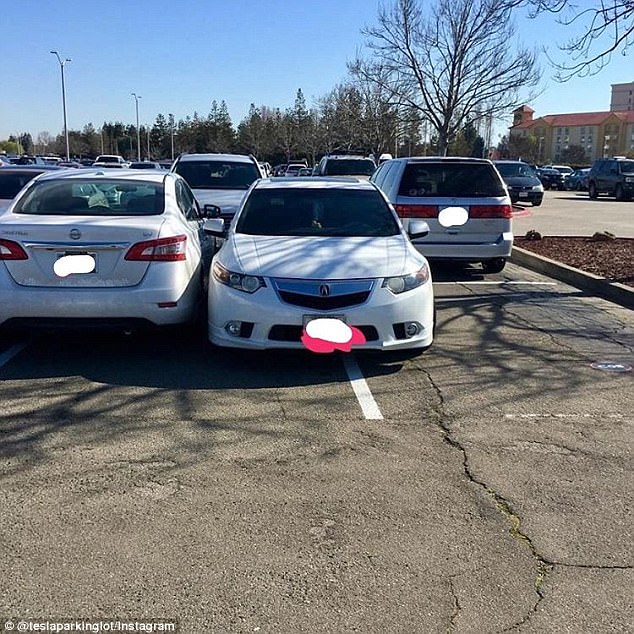 Nhân viên của hãng Tesla phải tranh nhau chỗ đỗ xe mỗi ngày - Ảnh 4.