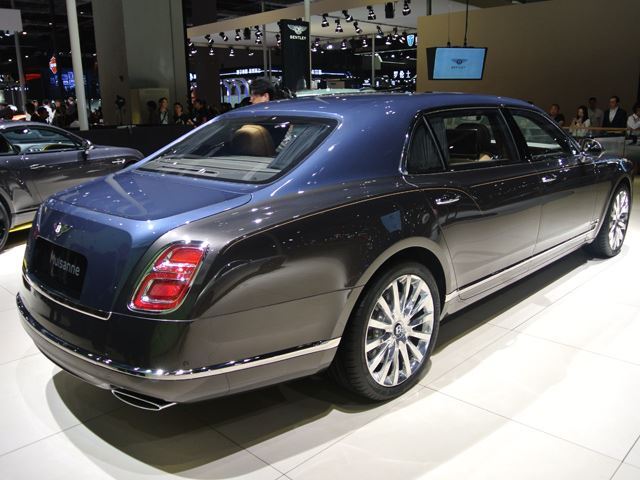 Xe siêu sang Bentley Mulsanne phiên bản vàng ra mắt nhà giàu Trung Quốc - Ảnh 4.