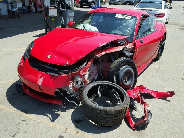 Không chỉ hỏng nặng sau tai nạn, xe tiền tỷ Porsche 718 Cayman 2017 còn bị chủ bỏ rơi - Ảnh 1.
