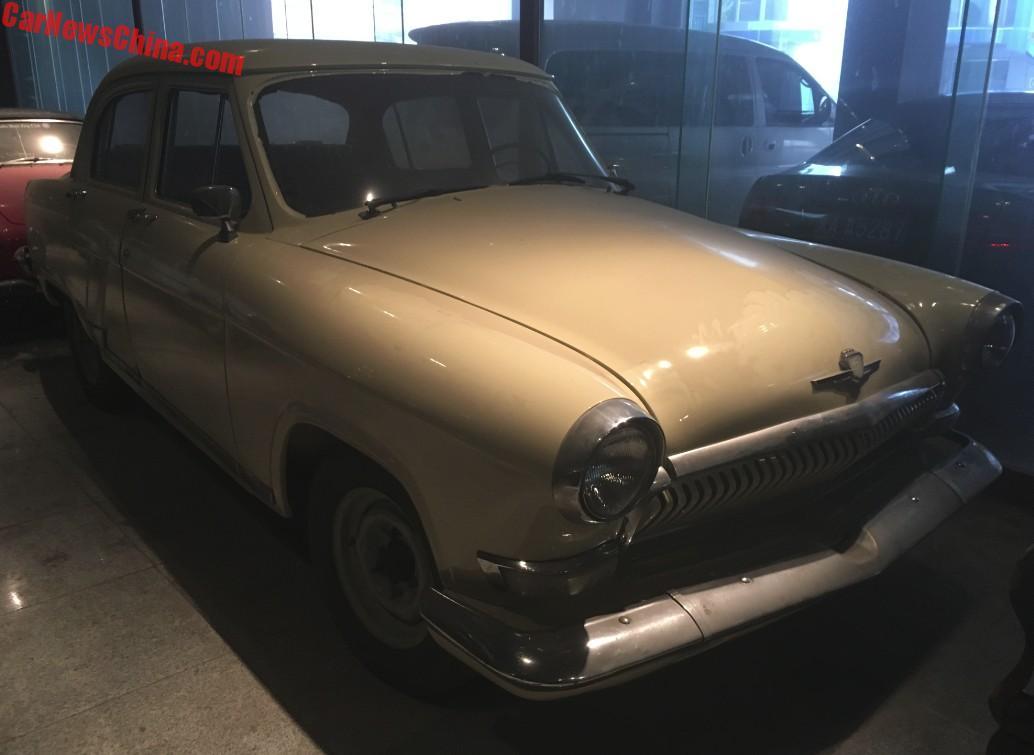 The Mercedes-Benz car collection is covered in dust, making many people sad - Photo 14. The Mercedes-Benz car collection is covered in dust, making many people sad - Photo 14.