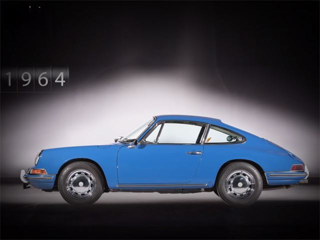Tua nhanh sự thay đổi hình hài của xe thể thao Porsche 911 qua 7 thế hệ - Ảnh 2.