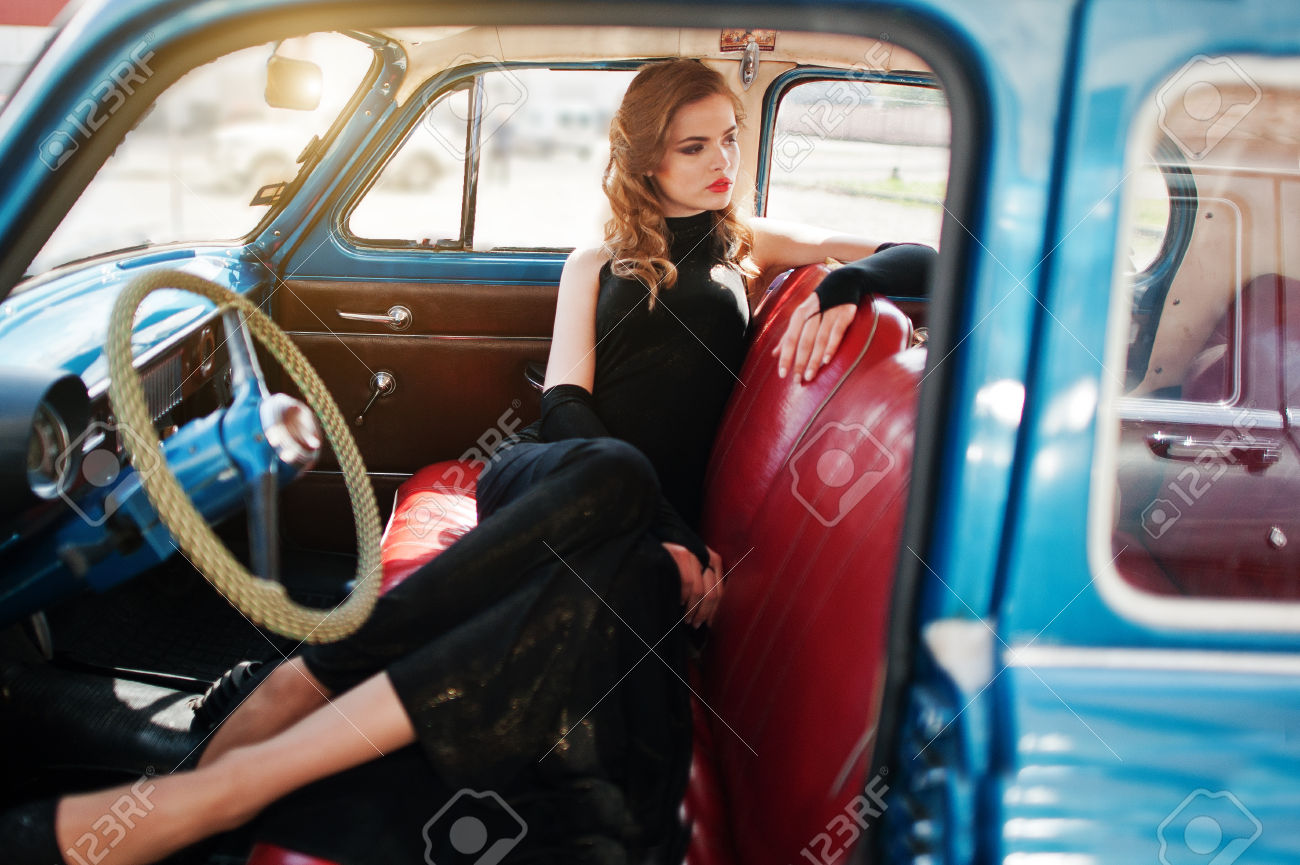 Glamorous girl beside vintage car - Image 9.