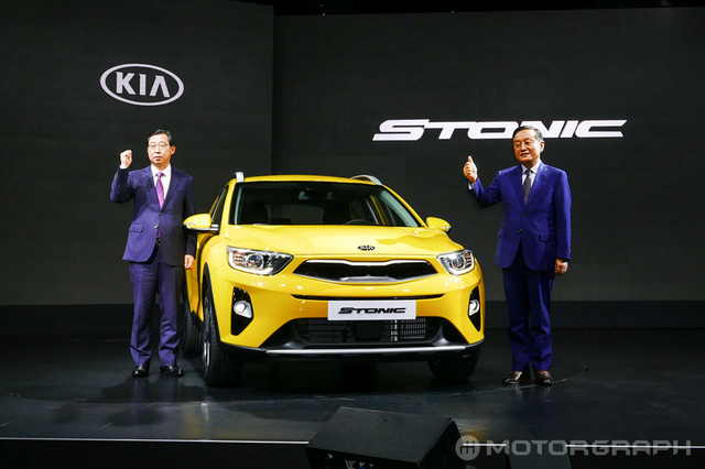 Dù có giá chưa đến 400 triệu Đồng, Kia Stonic vẫn bán thua người anh em Hyundai Kona - Ảnh 1.