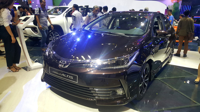 Toyota Corolla Altis 2017 vừa ra mắt Việt Nam có phiên bản đặc biệt mới - Ảnh 7.