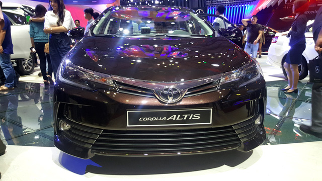 Toyota Corolla Altis 2017 vừa ra mắt Việt Nam có phiên bản đặc biệt mới - Ảnh 8.