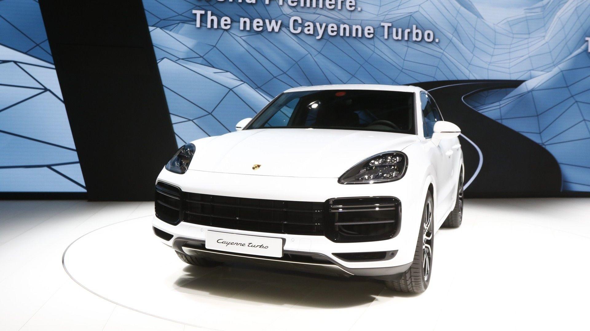 Chưa được bày bán, Porsche Cayenne Turbo 2018 đã lộ giá