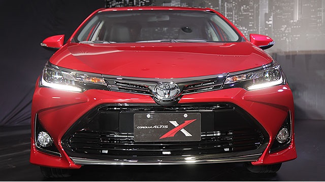 Diện kiến Toyota Corolla Altis 2017 với thiết kế khác xe mới ra mắt Việt Nam - Ảnh 4.