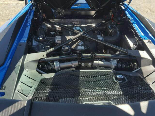 Siêu bò Lamborghini Aventador SV Roadster mới chạy hơn 100 km đã gặp nạn - Ảnh 5.