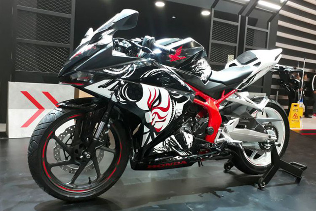 Honda CB150R StreetFire được lên đồ để giống CBR250RR phiên bản đặc biệt - Ảnh 1. Honda CB150R StreetFire được lên đồ để giống CBR250RR phiên bản đặc biệt - Ảnh 1.