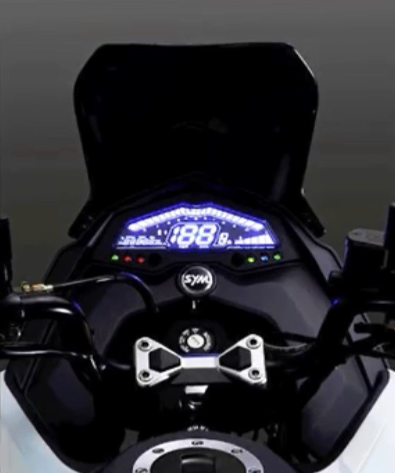 SYM Trazer 200 - Xe adventure cho người mới chơi mô tô - Ảnh 5. SYM Trazer 200 - Xe adventure cho người mới chơi mô tô - Ảnh 5.