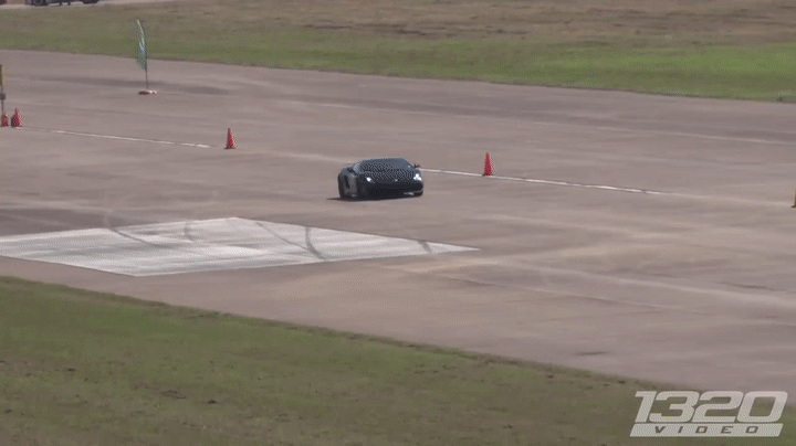 Đua với Nissan GT-R, Lamborghini Huracan độ 2.000 mã lực xoè tại vận tốc 320 km/h - Ảnh 1. Đua với Nissan GT-R, Lamborghini Huracan độ 2.000 mã lực xoè tại vận tốc 320 km/h - Ảnh 1.