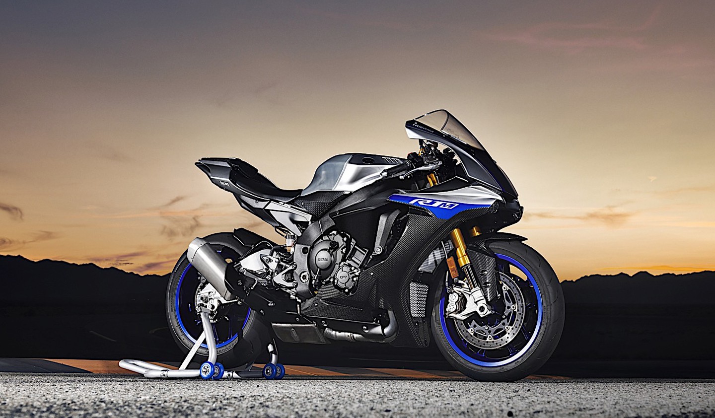 Yamaha R1 2015 - Motogiare.com
