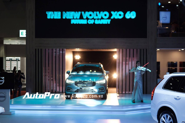 Trực tiếp: Volvo mang SUV cao cấp XC60 đến giới thiệu với khách hàng Việt - Ảnh 2.