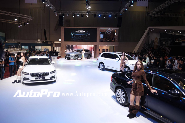 Trực tiếp: Volvo mang SUV cao cấp XC60 đến giới thiệu với khách hàng Việt - Ảnh 1.