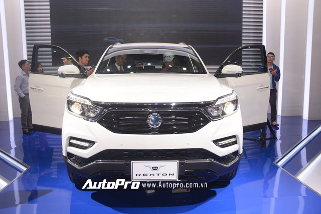 Trực tiếp: SsangYong gây chú ý với SUV cỡ trung G4 Rexton 2018 - đối thủ của Toyota Fortuner - Ảnh 1.