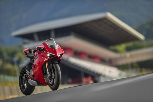 Ducati Panigale V4 - Siêu mô tô mạnh nhất lịch sử - Ảnh 1.