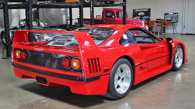 Ferrari F40 27 tuổi đời có giá rao bán 34 tỷ Đồng - Ảnh 11.