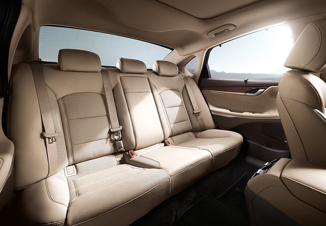 Diện kiến xế lạ Hyundai Azera 2018 trên phố Hà Nội - Ảnh 5. Diện kiến xế lạ Hyundai Azera 2018 trên phố Hà Nội - Ảnh 5.