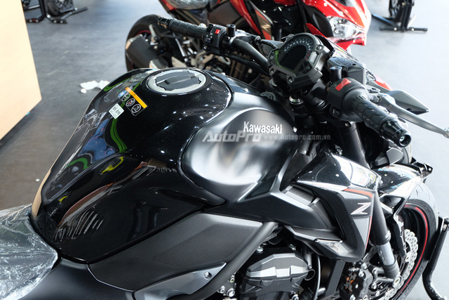 Kawasaki Z900 2018 về Việt Nam, thêm màu sơn mới, giá không đổi - Ảnh 15. Kawasaki Z900 2018 về Việt Nam, thêm màu sơn mới, giá không đổi - Ảnh 15.