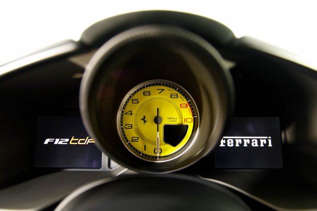 Vẻ đẹp của chiếc Ferrari F12tdf có giá bán siêu đắt đỏ trên thế giới, giá từ 31,8 tỷ Đồng - Ảnh 19. Vẻ đẹp của chiếc Ferrari F12tdf có giá bán siêu đắt đỏ trên thế giới, giá từ 31,8 tỷ Đồng - Ảnh 19.