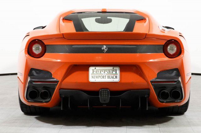 Vẻ đẹp của chiếc Ferrari F12tdf có giá bán siêu đắt đỏ trên thế giới, giá từ 31,8 tỷ Đồng - Ảnh 6.