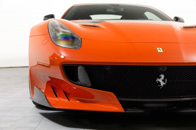 Vẻ đẹp của chiếc Ferrari F12tdf có giá bán siêu đắt đỏ trên thế giới, giá từ 31,8 tỷ Đồng - Ảnh 7.