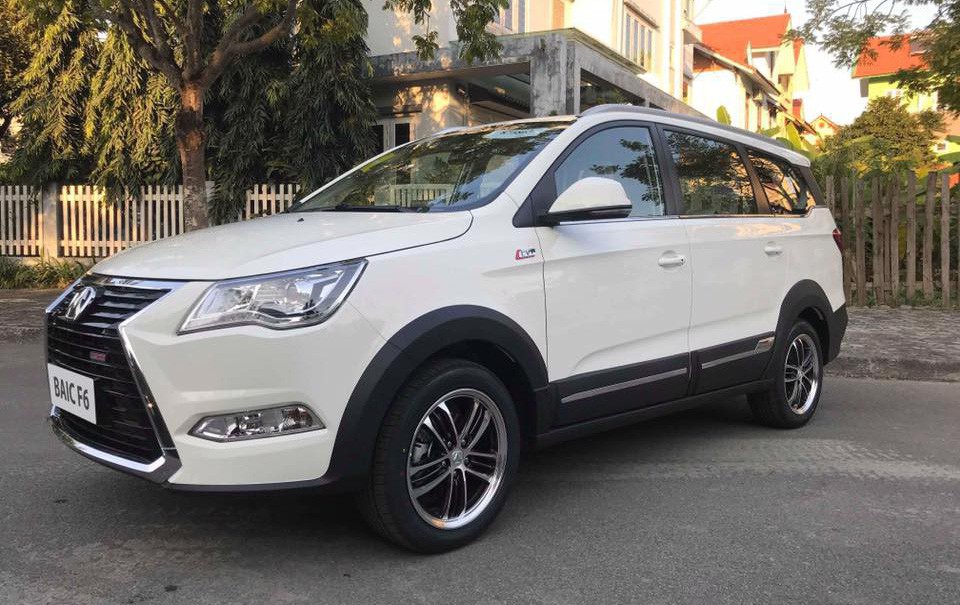 BAIC F6 - xe nhái Lexus có mặt tại Hà Nội với giá chưa đến 600 triệu đồng