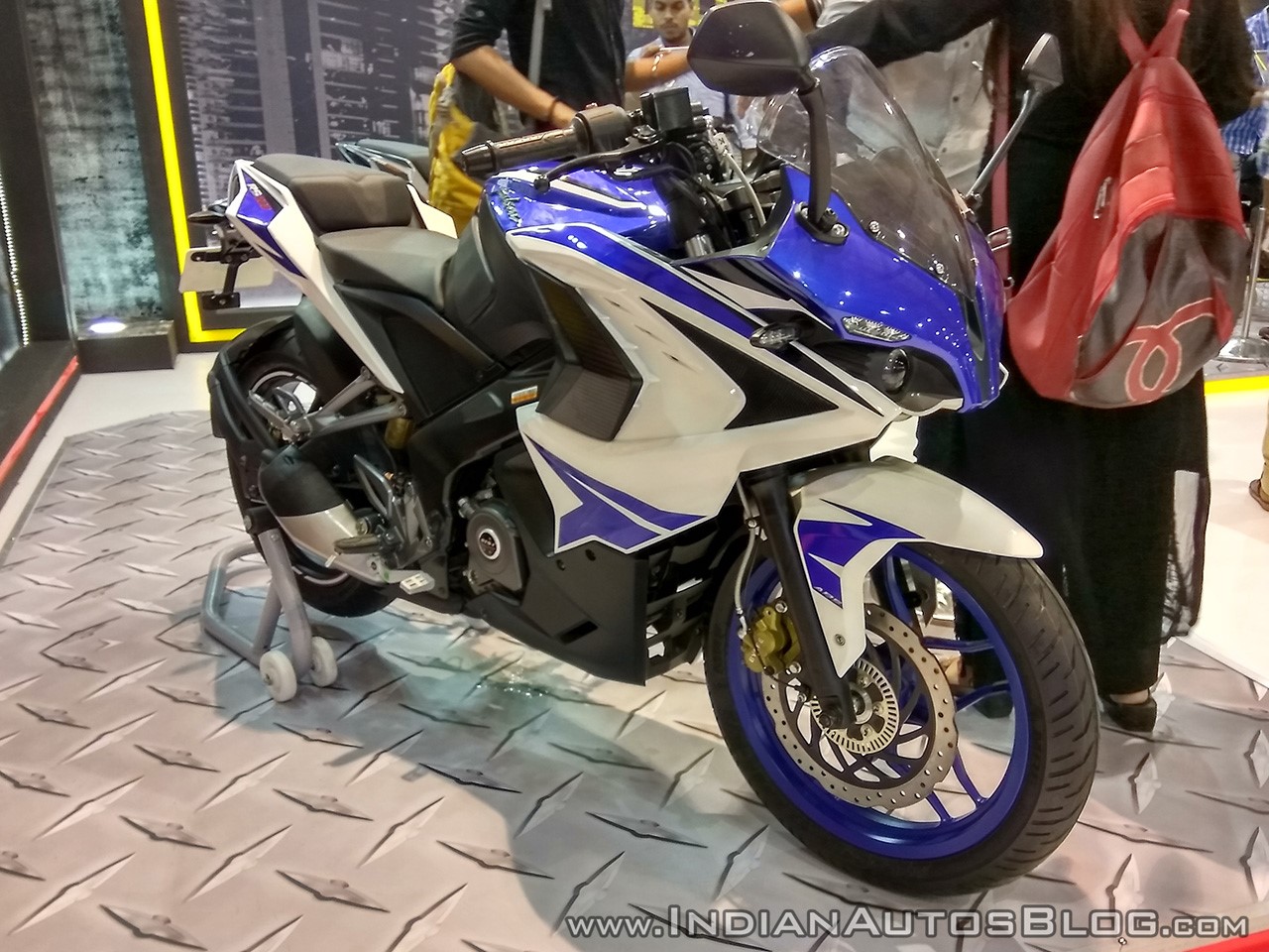 Kawasaki Rouser RS200  Price  Review  Specification