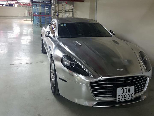 Sau lùm xùm biển giả, thiếu gia Ninh Bình thay áo mới cho Aston Martin Rapide S - Ảnh 3.