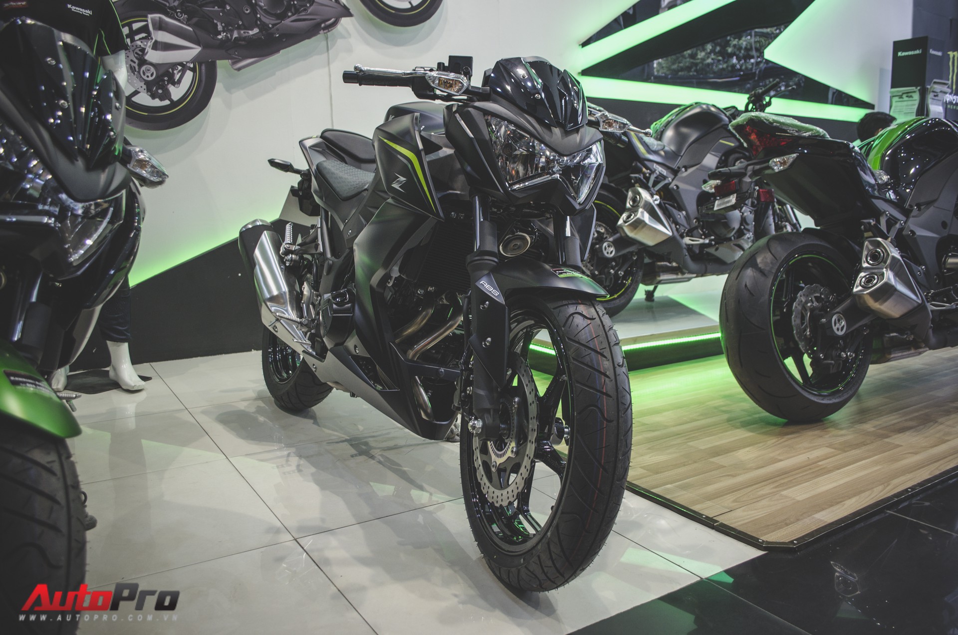 Kawasaki Ninja 300 2017 giá bao nhiêu hình ảnh thiết kế  khả năng vận  hành  Danhgiaxe