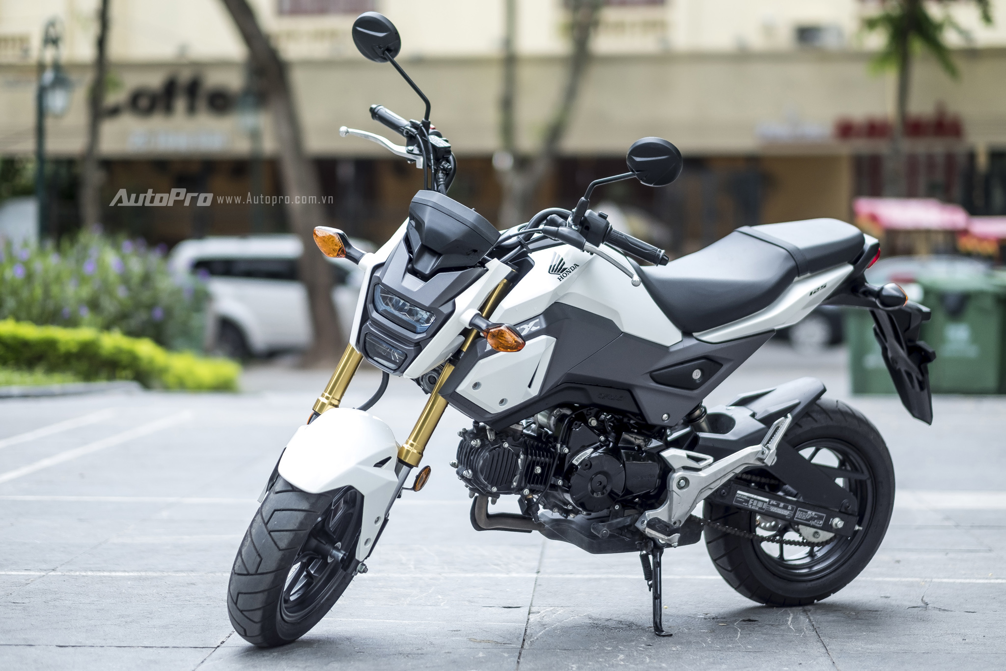 Xe côn tay cổ điển Honda CG125 giá 36 triệu đồng tại Việt Nam