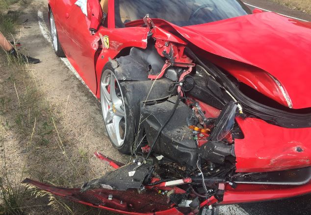 Người thuê siêu xe Ferrari 458 Italia gây tai nạn kinh hoàng - Ảnh 4.