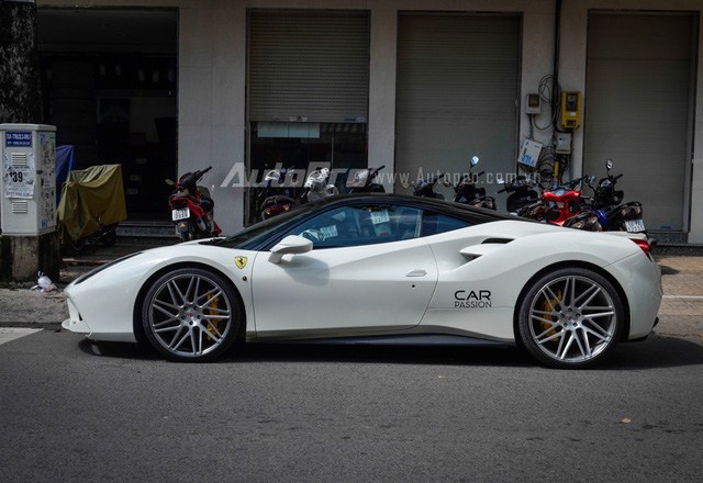 Ferrari 488 GTB mà tay chơi Hà thành vừa tậu là của Cường Đô-la - Ảnh 9.