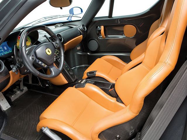 Ferrari Enzo màu cực độc chuẩn bị cho lên sàn - Ảnh 4.