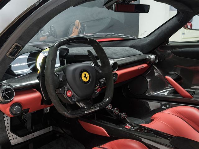 Mô hình 1:1 của Ferrari LaFerrari được bán với mức giá khóc thét - Ảnh 4.
