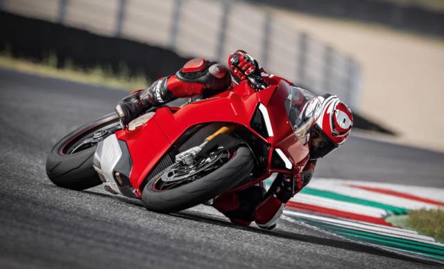 Ducati Panigale V4 - Siêu mô tô mạnh nhất lịch sử - Ảnh 2.