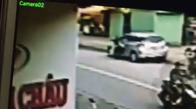 Video ô tô mở cửa khiến cô gái đi xe máy ngã ra đường, bị xe buýt cán tử vong tại Bình Dương - Ảnh 2.